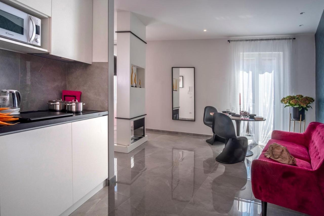 36 Steps In Tasso Square Apartment ซอร์เรนโต ภายนอก รูปภาพ
