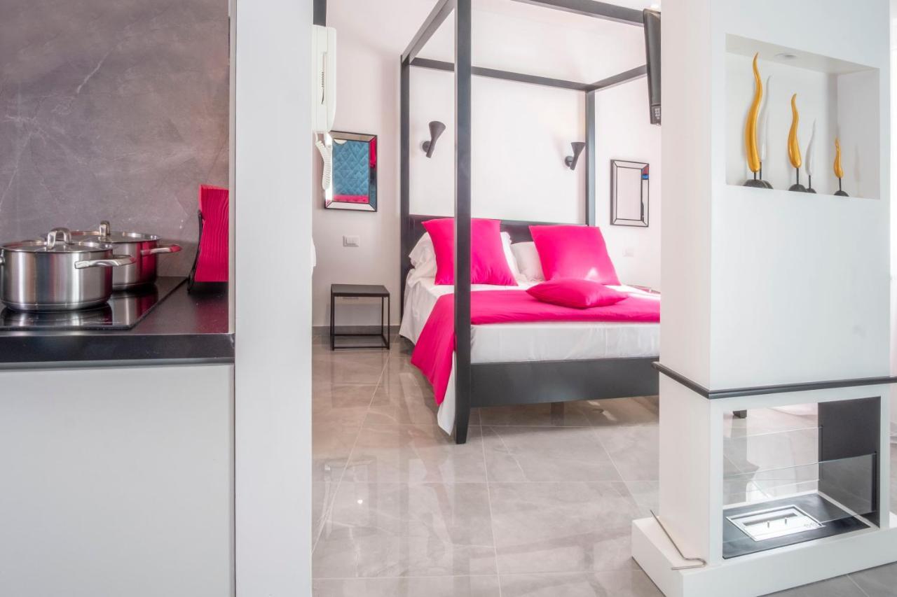 36 Steps In Tasso Square Apartment ซอร์เรนโต ภายนอก รูปภาพ